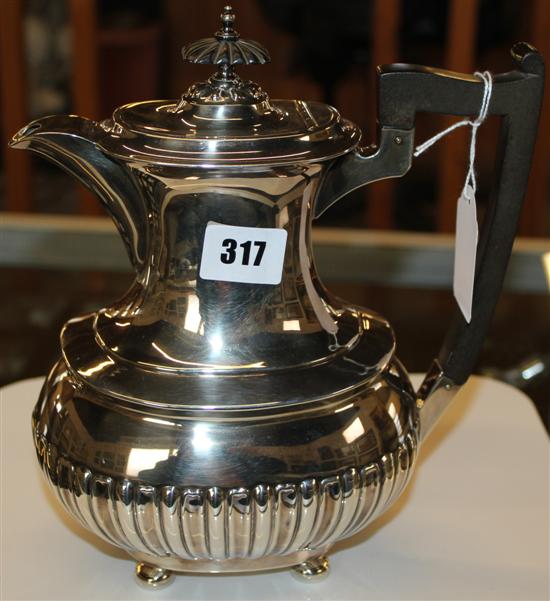 Silver coffee pot, Sheffield 1922, Walker & Hall